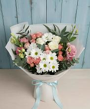 Букет цветов из:  Розы, Лизиантусы и Хризантемы в Новый