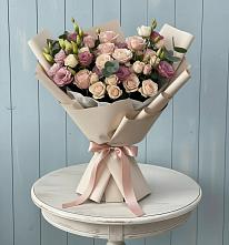 Букет цветов из:  Розы и Лизиантусы в Новый