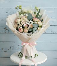 Букет цветов из:  Розы и Лизиантусы в Новый