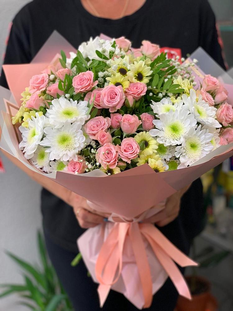 Букет цветов из: Розы и Хризантемы в Новый