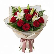 Букет цветов из:  Лилии и Розы в Новый