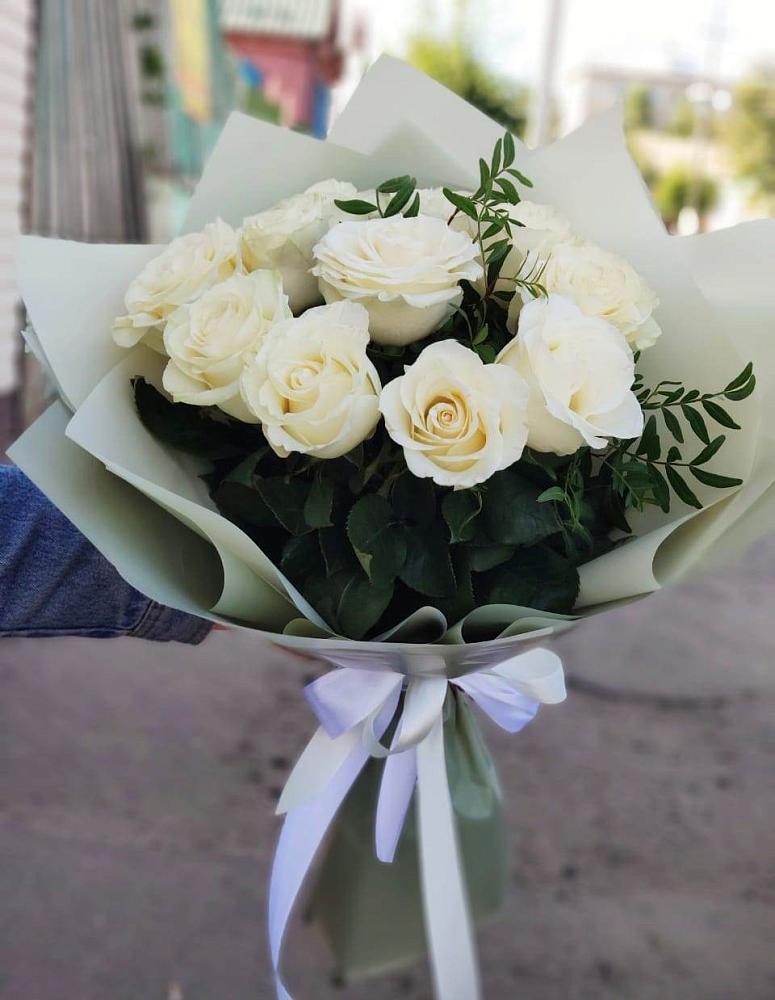 Букет Белые розы Проуд в Новый