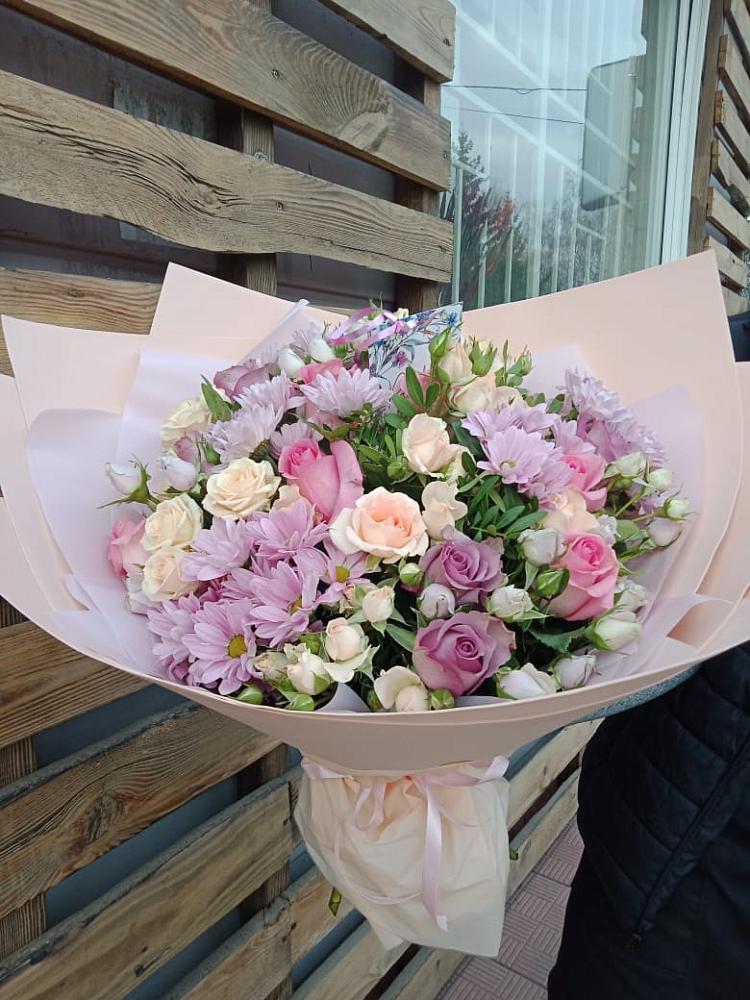 Букет цветов из: Розы и Хризантемы в Новый