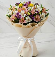 Букет цветов из:  Альстромерии в Новый