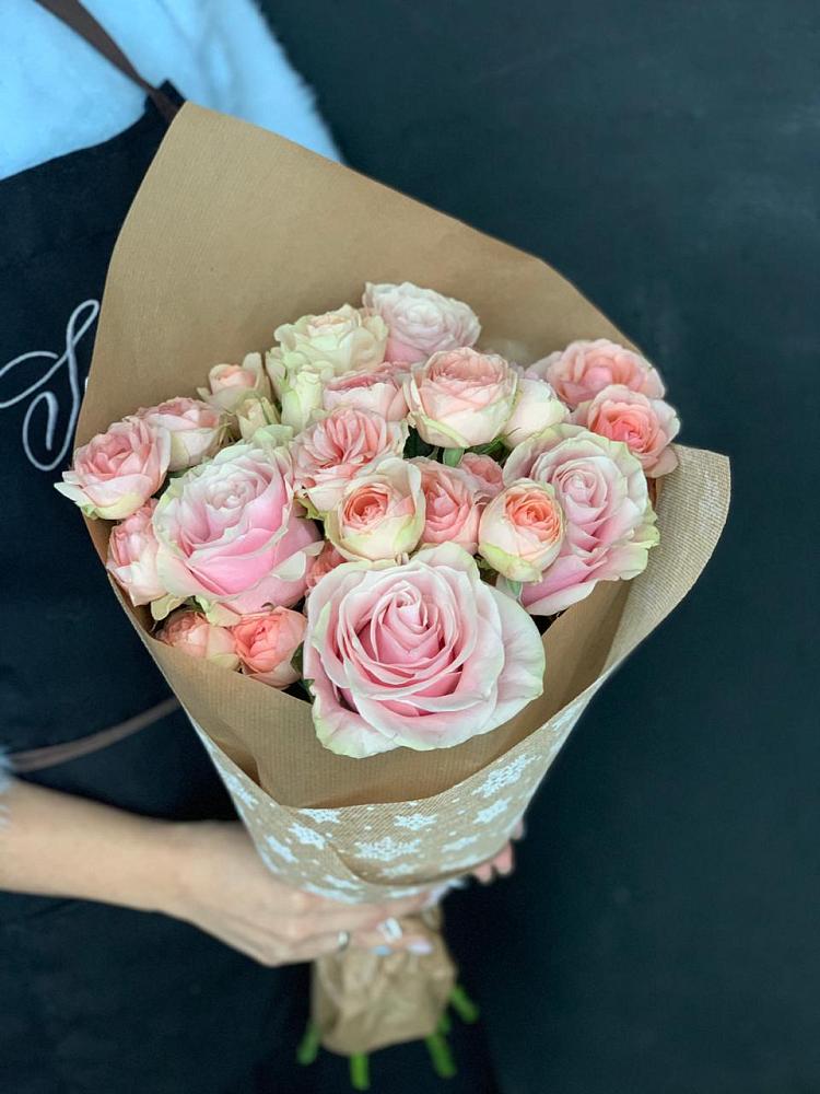 Букет цветов из: Хризантемы и Розы в Новый