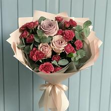 Букет цветов из:  Гвоздики и Розы в Новый