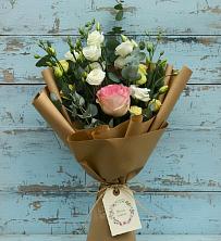Букет цветов из:  Розы и Лизиантусы в Новый