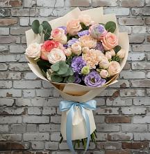 Букет цветов из:  Розы, Лизиантусы и Гвоздики #REPLACE_PRED# Новый