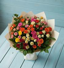 Букет Микс из разноцветных кустовых роз в Новый
